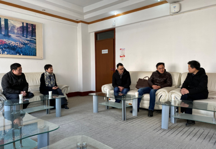 说明: http://www.hubei-university.com/__local/1/89/05/798C3FA94987314E31F682E370C_8D41A408_85A0A.png