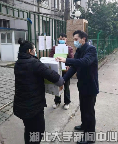 说明: http://www.hubei-university.com/__local/8/F7/5C/9368CA8D455EF19C9652289878F_E7D0B12A_27465.png