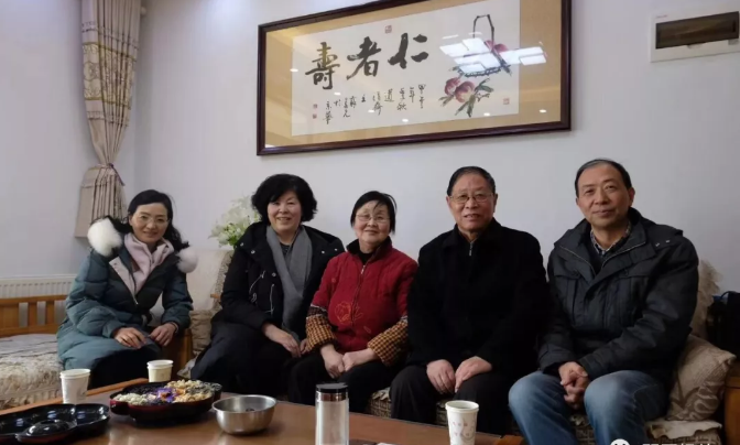 说明: http://www.hubei-university.com/__local/C/13/7B/CBB9982CD17A0040F2FED9944D9_EFD7B6A8_5AB50.png